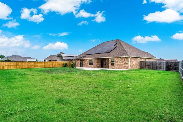 365 NW Mountain Lake Crest Crest, Lawton, OK 73507