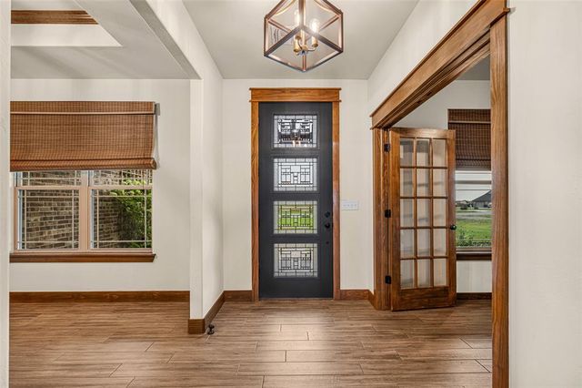 365 NW Mountain Lake Crest Crest, Lawton, OK 73507