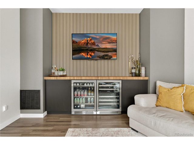 22104 E Belleview Ln, Aurora, CO 80015