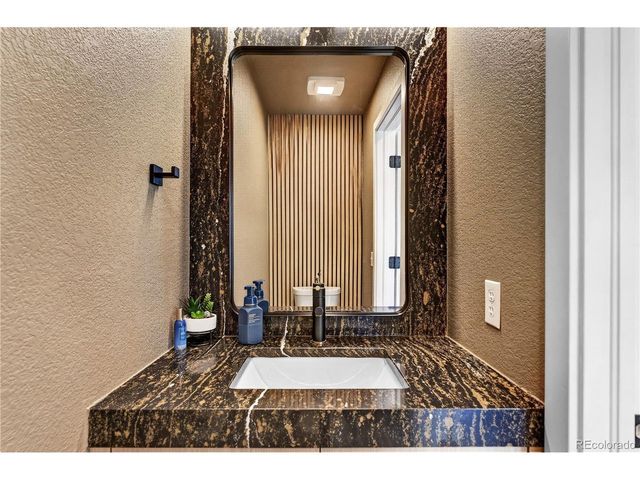 22104 E Belleview Ln, Aurora, CO 80015