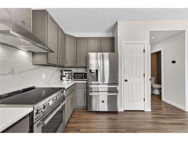 22104 E Belleview Ln, Aurora, CO 80015