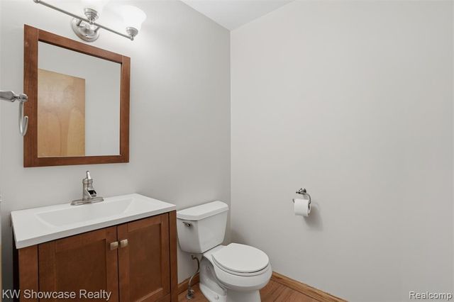 2015 Huntingdon Drive, Wixom, MI 48393