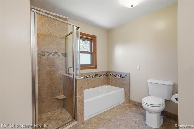 2015 Huntingdon Drive, Wixom, MI 48393