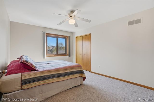 2015 Huntingdon Drive, Wixom, MI 48393