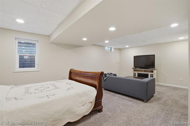 2015 Huntingdon Drive, Wixom, MI 48393