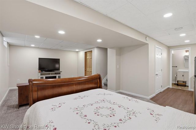 2015 Huntingdon Drive, Wixom, MI 48393