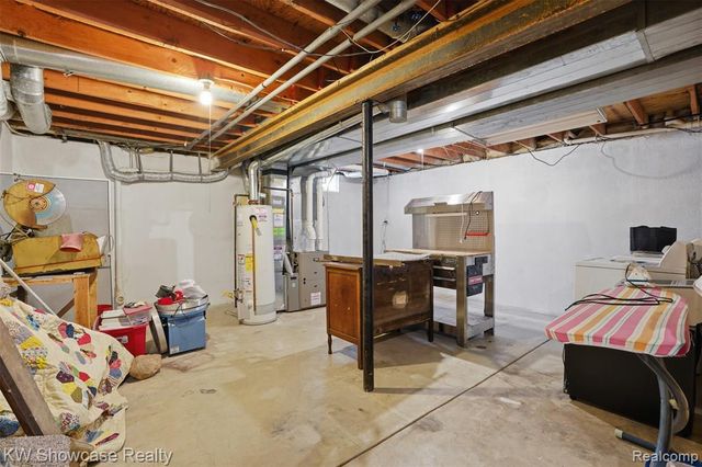 2015 Huntingdon Drive, Wixom, MI 48393