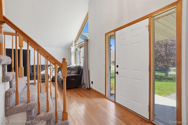 2015 Huntingdon Drive, Wixom, MI 48393