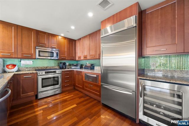 8100 River Road 1011, North Bergen, NJ 07047