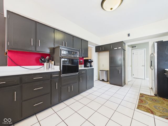 1110 Greenway Drive, Anderson, IN 46011