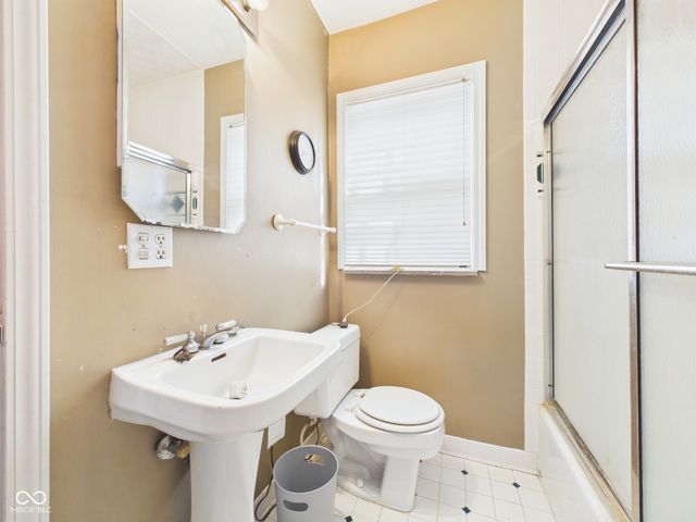 1110 Greenway Drive, Anderson, IN 46011