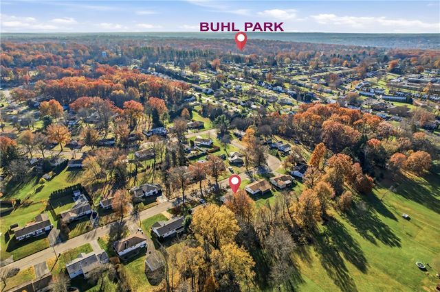 2225 Saratoga Dr, Hermitage, PA 16148