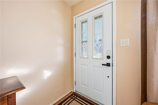 2225 Saratoga Dr, Hermitage, PA 16148