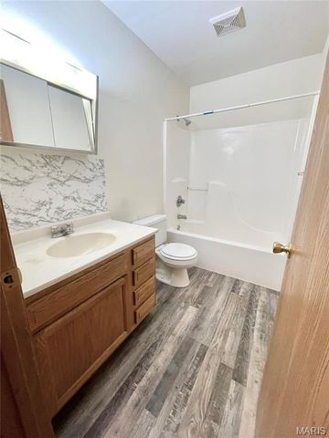 463 PONDEROSA Avenue 2, O'fallon, IL 62269