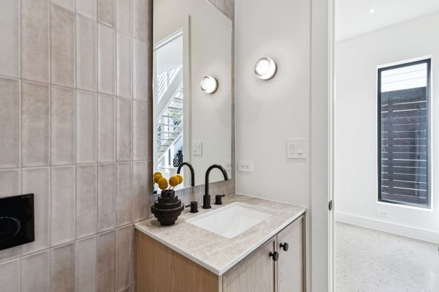 6801 Tyree Street, Dallas, TX 75209