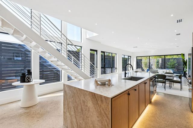 6801 Tyree Street, Dallas, TX 75209