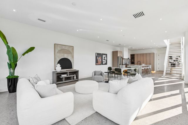 6801 Tyree Street, Dallas, TX 75209