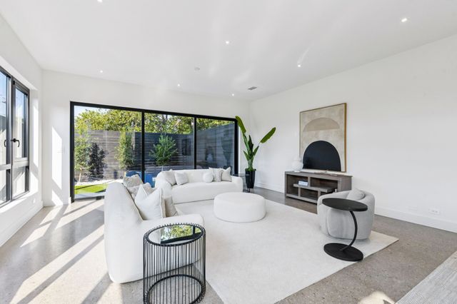 6801 Tyree Street, Dallas, TX 75209