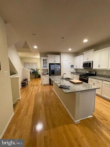 9806 USHERS PL, Waldorf, MD 20601