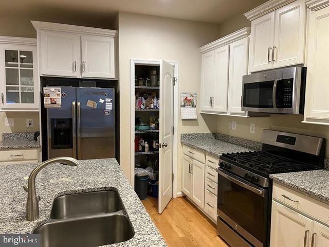 9806 USHERS PL, Waldorf, MD 20601