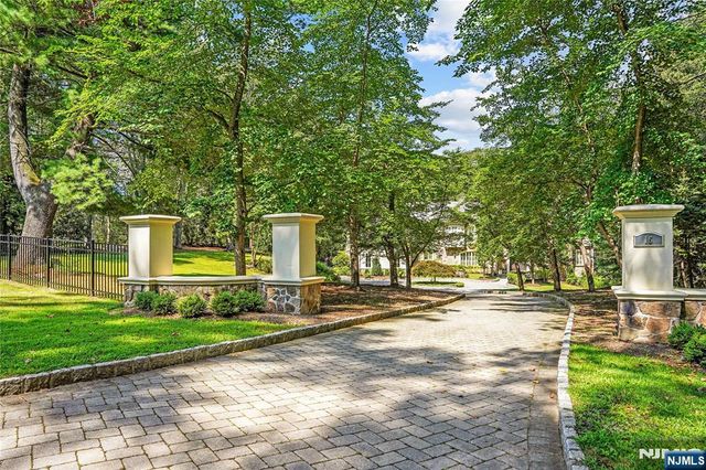15 N Church Road, Saddle River, NJ 07458