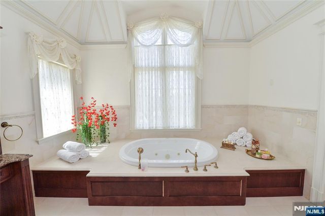 15 N Church Road, Saddle River, NJ 07458