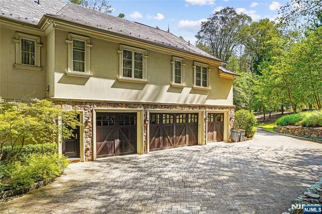 15 N Church Road, Saddle River, NJ 07458