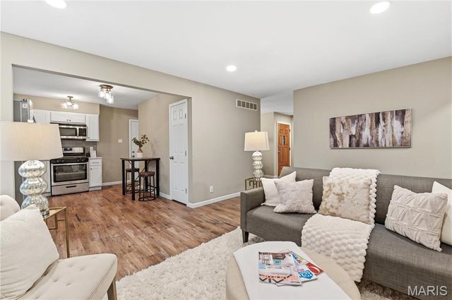 541 Braebridge Road, Manchester, MO 63021
