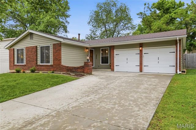 541 Braebridge Road, Manchester, MO 63021