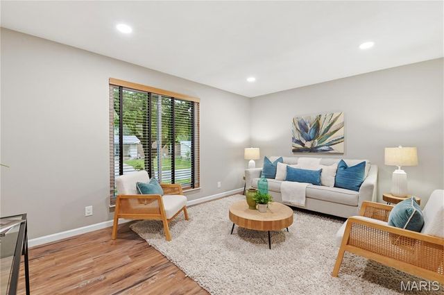 541 Braebridge Road, Manchester, MO 63021