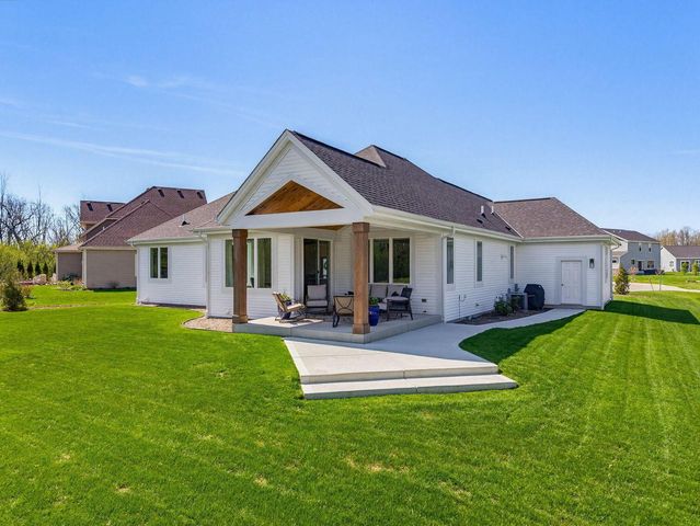 W144N11538 Wrenwood DRIVE, Germantown, WI 53022