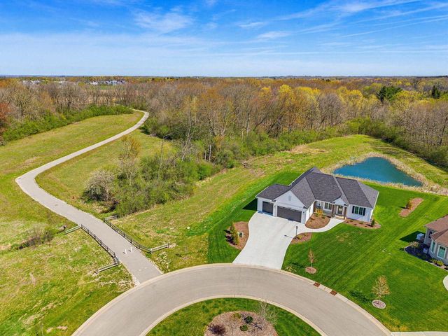 W144N11538 Wrenwood DRIVE, Germantown, WI 53022