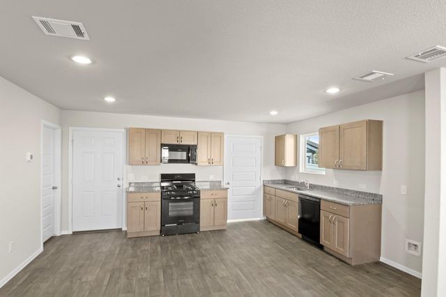 129 Daylily DR, Elgin, TX 78621