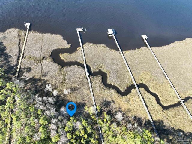 7962 Sleepy Bay Blvd, Navarre, FL 32566