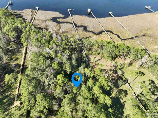 7962 Sleepy Bay Blvd, Navarre, FL 32566
