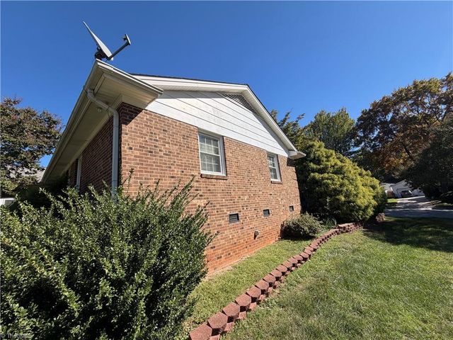 3020 Shady Lawn Drive, Greensboro, NC 27408