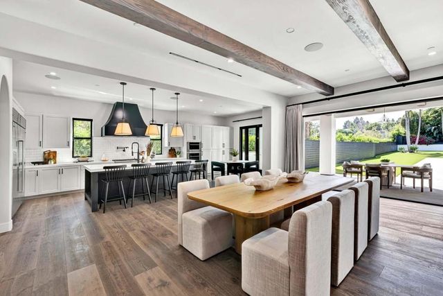 6344 La Pintura Dr, La Jolla, CA 92037