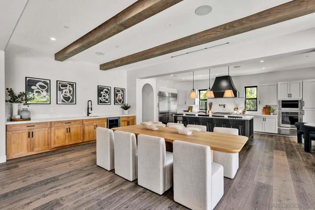 6344 La Pintura Dr, La Jolla, CA 92037