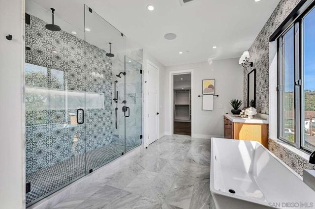 6344 La Pintura Dr, La Jolla, CA 92037