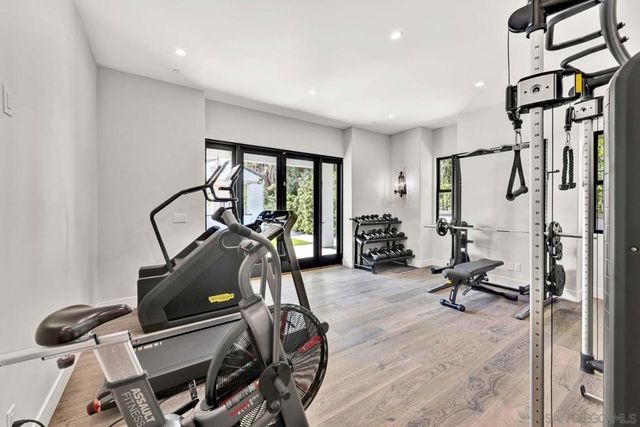 6344 La Pintura Dr, La Jolla, CA 92037