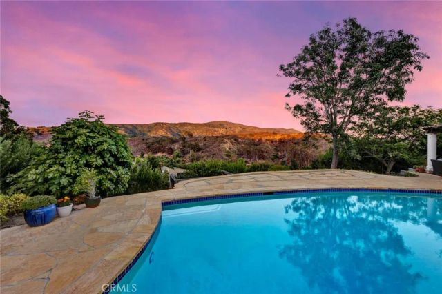 10432 Mira Vista Drive, North Tustin, CA 92705