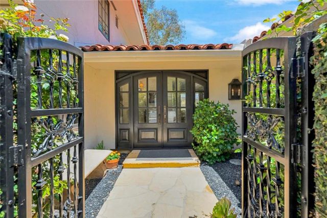 10432 Mira Vista Drive, North Tustin, CA 92705