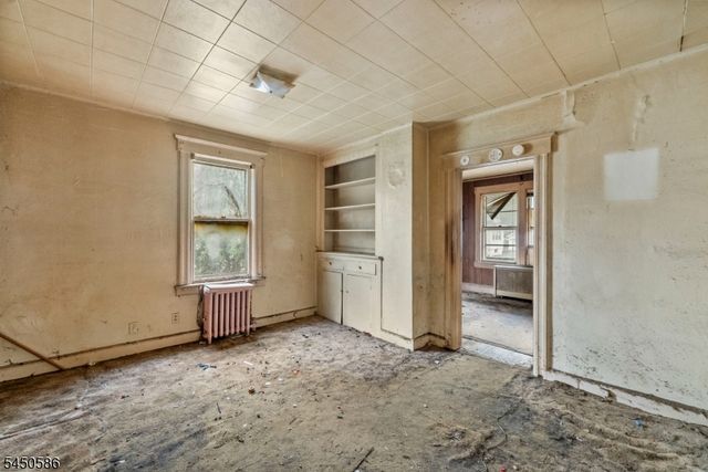 36 Pulaski St, Bloomfield Twp., NJ 07003