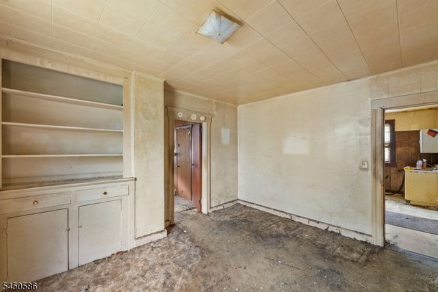 36 Pulaski St, Bloomfield Twp., NJ 07003