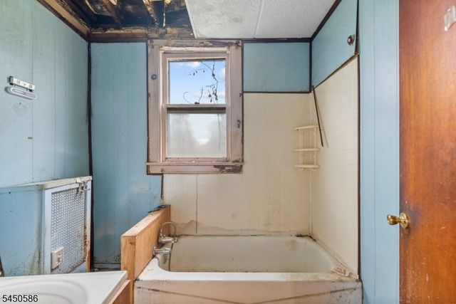 36 Pulaski St, Bloomfield Twp., NJ 07003