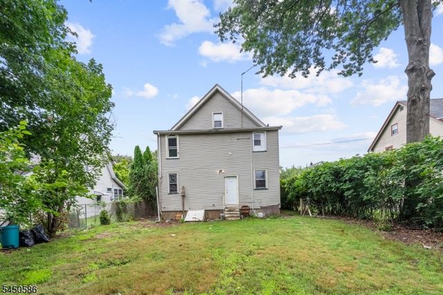 36 Pulaski St, Bloomfield Twp., NJ 07003