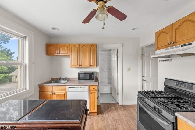 36 Pulaski St, Bloomfield Twp., NJ 07003