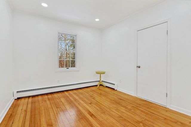 255 Oakland Ave, Methuen, MA 01844