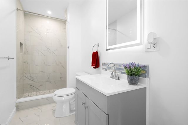 255 Oakland Ave, Methuen, MA 01844