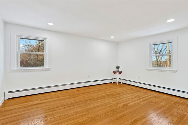 255 Oakland Ave, Methuen, MA 01844